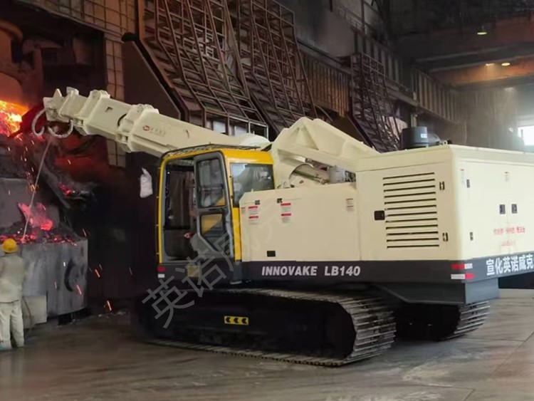 LB140IV履帶式拆爐機